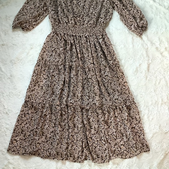 Moon River Shirred Waist Tiered Dress Dress Size Medium - Picture 7 of 14